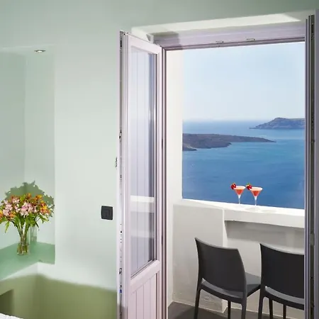 Cliff Suites Apartmán