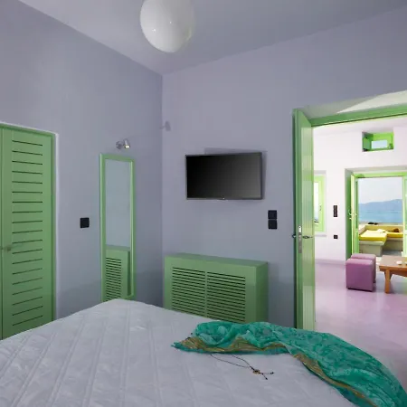 Cliff Suites Fira (Santorini)