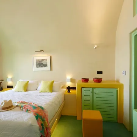 Cliff Suites Apartmán *