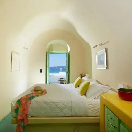 Cliff Suites Apartmán
