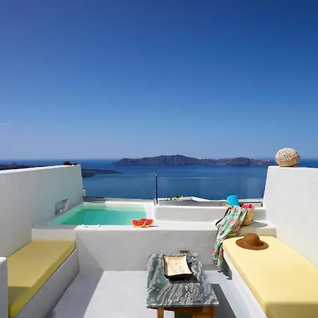 Cliff Suites Apartmán *